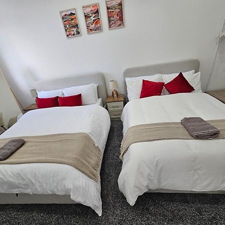 Stylish 1 Bed Apartment In Newly Refurbished Building W/ Parking & Wi-Fi Birmingham Buitenkant foto